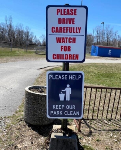 Custom Outdoor Signage Photo